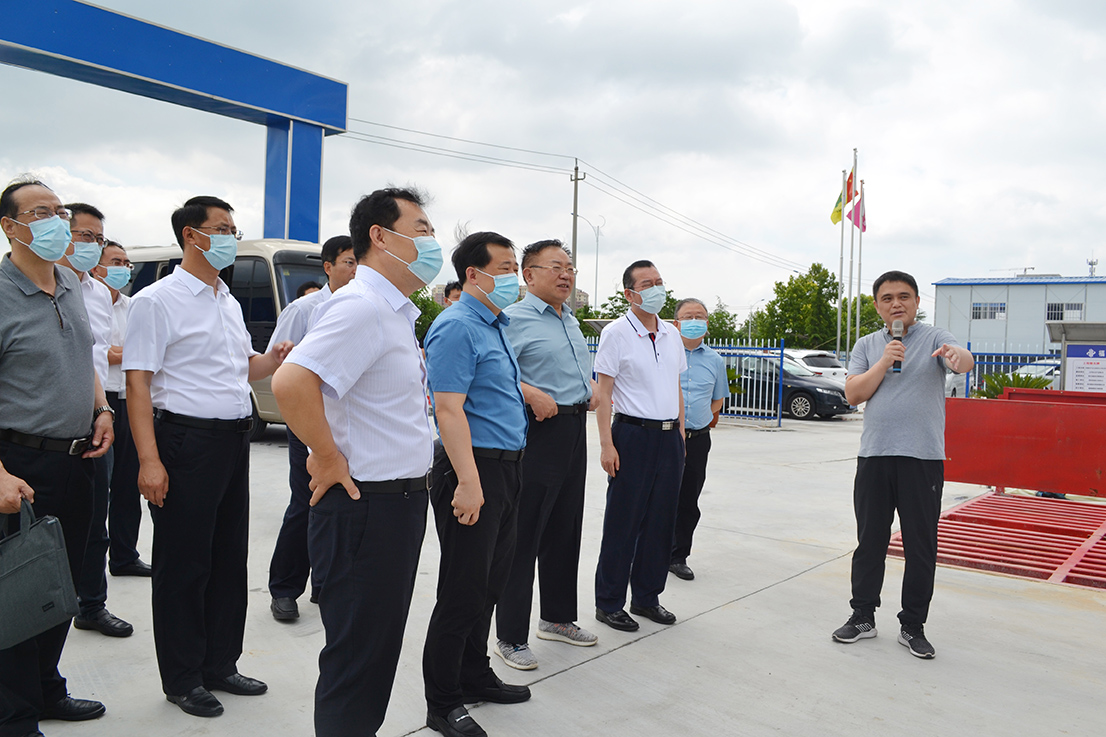 中國農業(yè)發(fā)展集團董事、總經理、黨委副書記萬軍一行10人蒞臨中凱國際農產品云倉基地考察調研